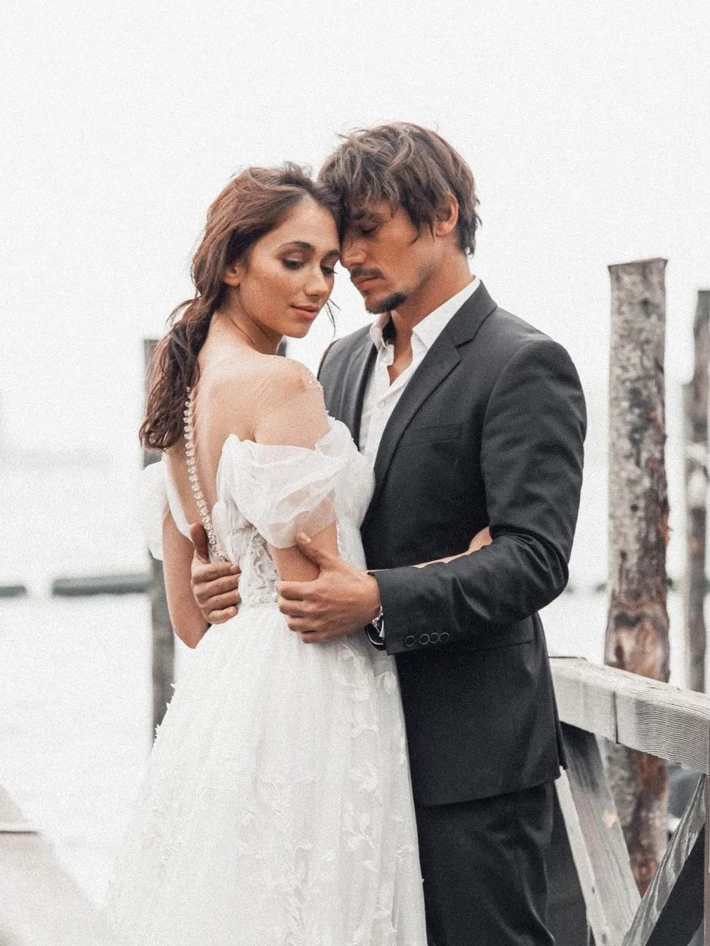 Delicate Appliques Tulle Modified Sweetheart Neckline Wedding Dresses WD538